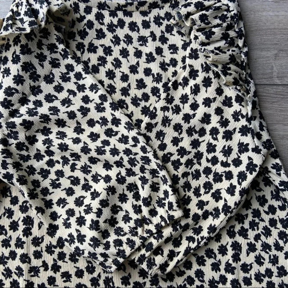 GB Fashion London Ruffle Sleeves Babydoll Top - Picture 11 of 15